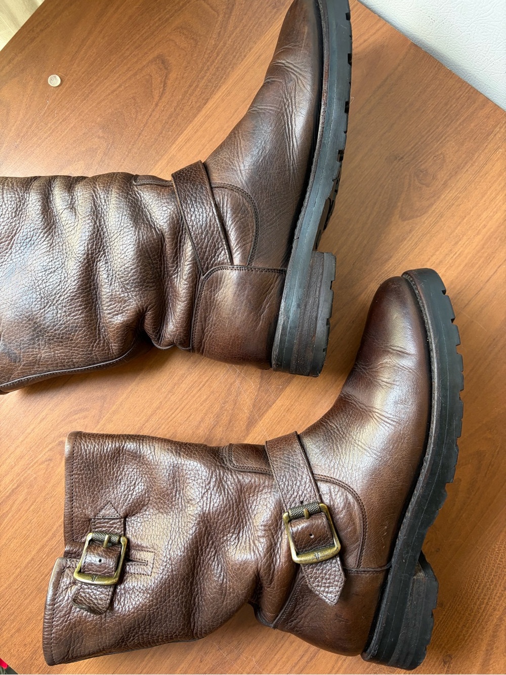 Women’s Frye Shearling lined boots size 9